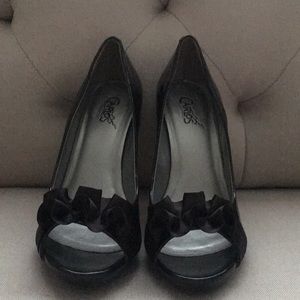 Carlos Santana Ruffle Heels